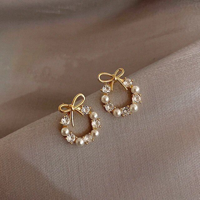 Golden Bow & Pearl Crystal Hoop Stud Earrings – Elegant Gold-Plated Design with White Pearls and Sparkling Stones - Image 2