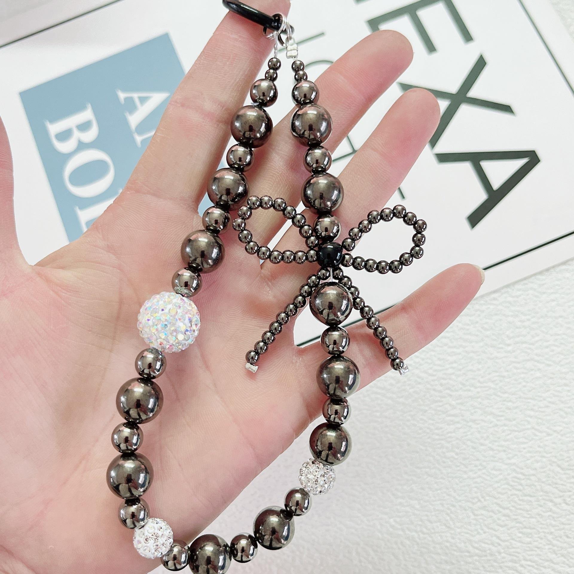 Midnight Bow – Black Beaded Phone Charm ✨ - Image 2